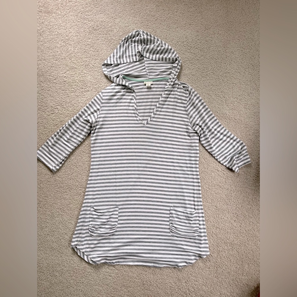 Dakini Gray and White Striped Beach Cover Up Tunic